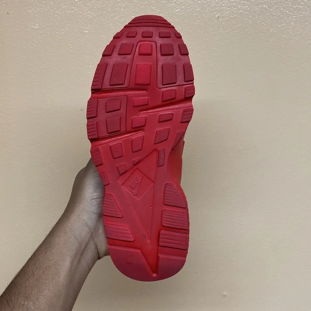 Nike Air Huarache “Triple Red”